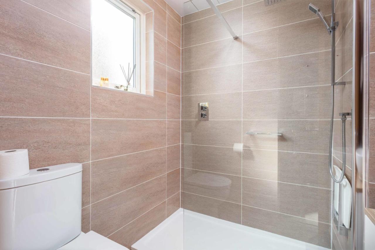 London Gate No1 - Donnini Apartments Килмарнок Екстериор снимка