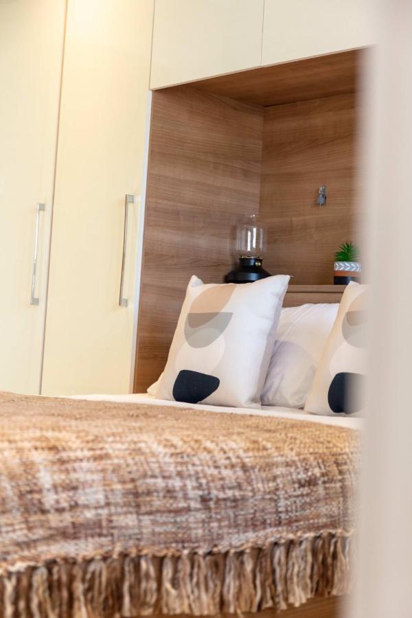 London Gate No1 - Donnini Apartments Килмарнок Екстериор снимка